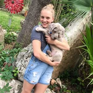 Meet your Posher, Courtney